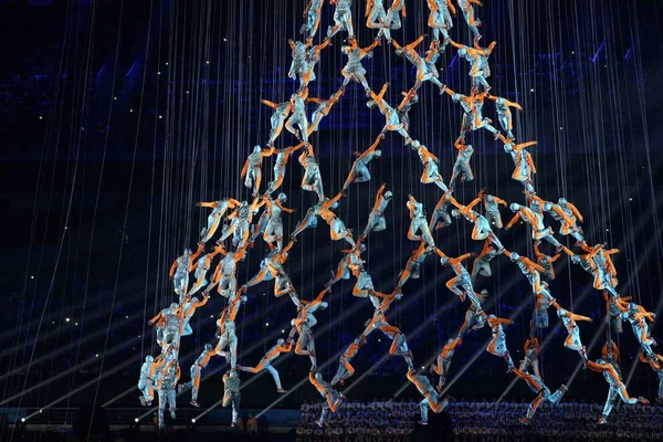 Pirámide Artistas Chinos Aire Mientras Actúan Durante Ceremonia Apertura Los — Foto de Stock