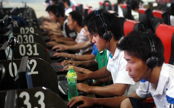 Chiński Internautów Grać Gry Online Surfować Internecie Kawiarence Internetowej Powiecie — Zdjęcie stockowe