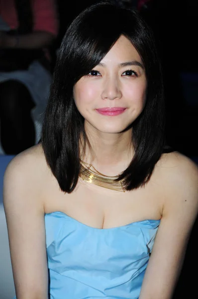 Tchajwanské Herečka Michelle Chen Představuje Během Obřadu Cosmo Beauty Awards — Stock fotografie