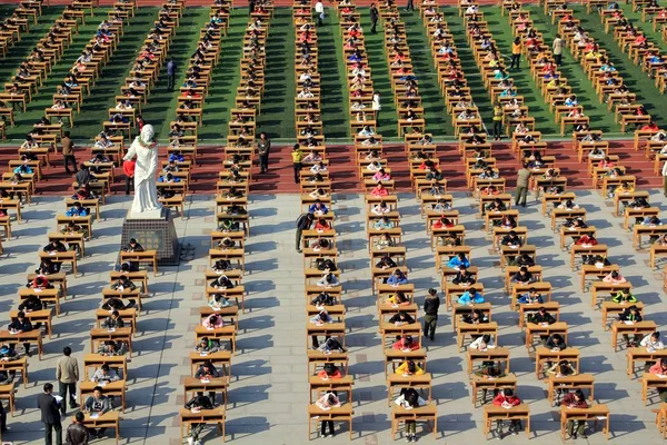 Estudantes Participam Exame Campo Esportivo Shaanxi Sanhe College Cidade Baoji — Fotografia de Stock