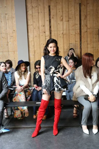 Тайваньская Актриса Мишель Чен Позирует Показе Мод Ground Zero Время — стоковое фото