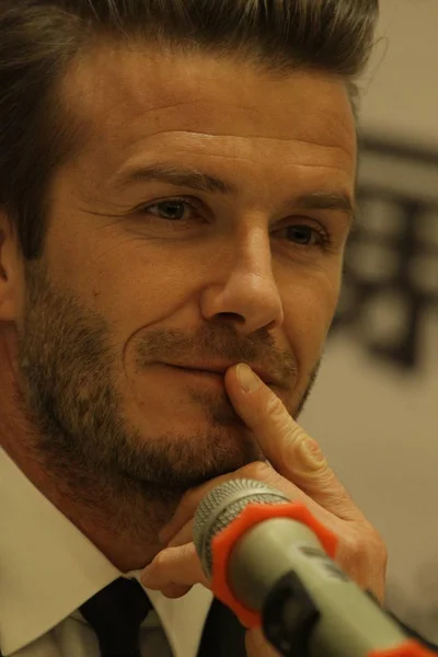 Superstar Sepak Bola Inggris David Beckham Bereaksi Selama Konferensi Pers — Stok Foto