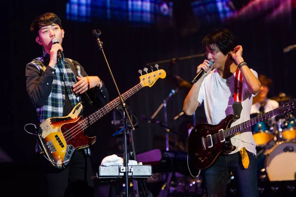 Південнокорейський Cnblue Виступи Концерті Нанкін 2014 Cnblue Нахиляє Зупинки Live — стокове фото