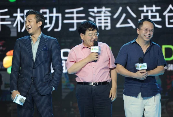 Desde Izquierda Actor Chino Deng Chao Inversor Ángel Xiaoping Fundador — Foto de Stock