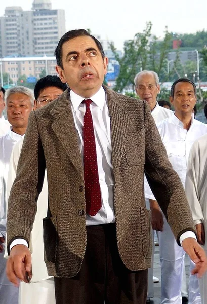 Actor Inglés Rowan Atkinson Interpreta Bean Durante Una Sesión Filmación — Foto de Stock