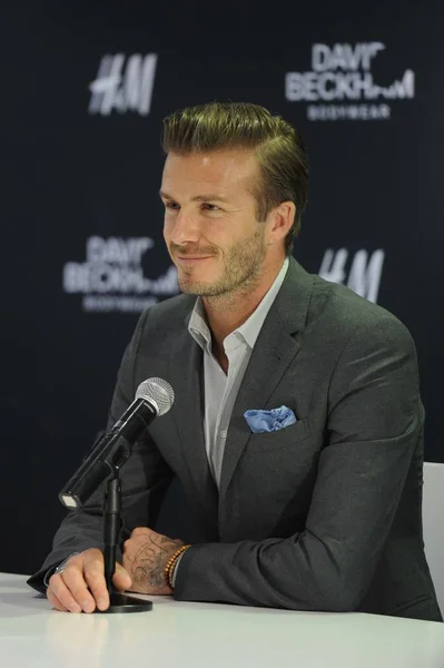 Bintang Sepak Bola Inggris David Beckham Tersenyum Selama Acara Promosi — Stok Foto