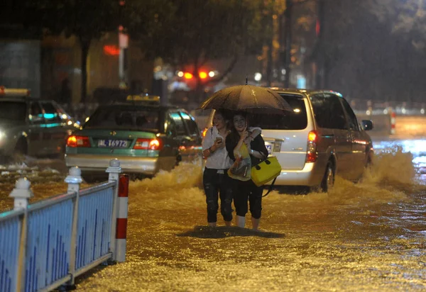 Vehicles Run Flooded Road Caused Heavy Rains Typhoon Fung Wong — Stock Photo, Image