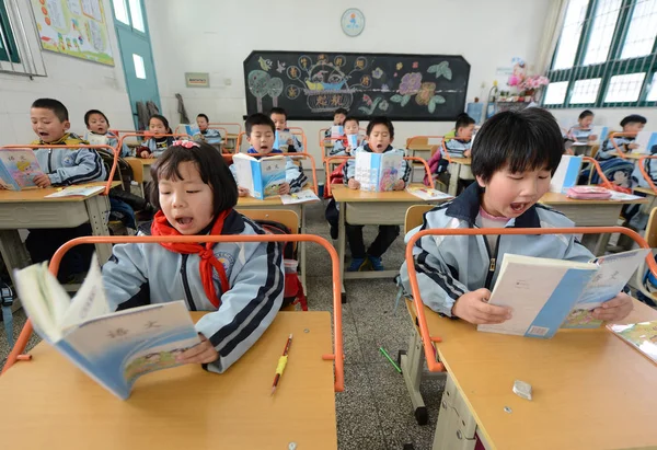 Çinli Öğrenciler Wuhan Şehir Orta Çin Hubei Eyaletinde Bir Ilköğretim — Stok fotoğraf