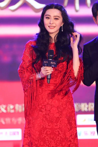 中国女優ファン ビンビン笑顔彼女の新しい ドラマ 北京で 中国の皇后 スクリーニングための記者会見 2014 — ストック写真
