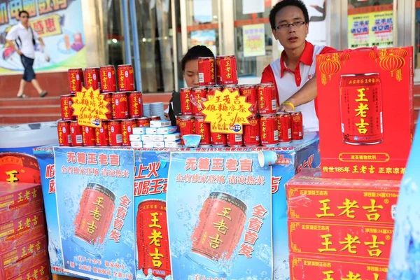 Торговцы Рекламируют Ванглаодзи Улице Сюйчане Центральная Провинция Китайская Хэнань Июня — стоковое фото