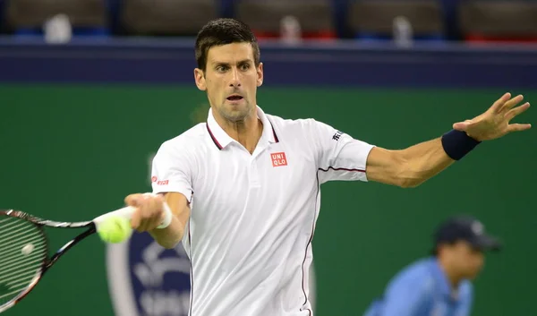 Novak Djokovic Della Serbia Torna Colpo Mikhail Kukushkin Del Kazakistan — Foto Stock