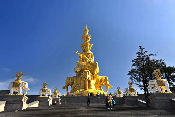 Tekintettel Arany Buddha Szobor Arany Csúcstalálkozó Mount Emei Vagy Emei — Stock Fotó