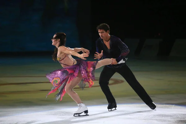 Canadese Kunstschaatsen Pair Tessa Deugd Links Scott Moir Presteren Tijdens — Stockfoto