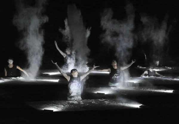 Dançarinos Chineses Apresentam Palco Durante Estréia Drama Vide Etiam Pingyao — Fotografia de Stock