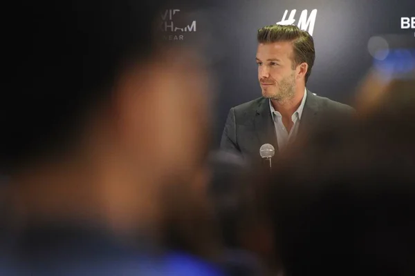 Star Del Calcio Inglese David Beckham Ascolta Una Domanda Durante — Foto Stock