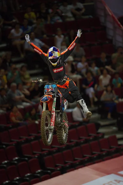 Piloto Realiza Compite Durante Noche Del Campeonato Mundial Motocross Estilo — Foto de Stock