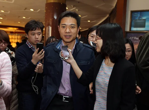 Робин Яньхун Центре Председатель Генеральный Директор Baidu Дал Интервью Перед — стоковое фото