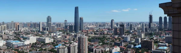 Skyline Tianjin Com Arranha Céus Edifícios Altos Dia Verão Brilhante — Fotografia de Stock