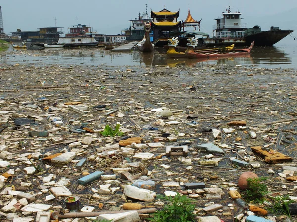 Immondizia Galleggiante Sul Fiume Yangtze Nella Parte Superiore Della Diga — Foto Stock