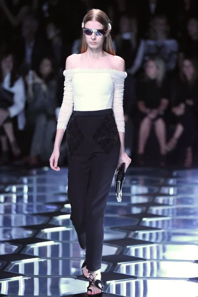 Model Displays New Creation Balenciaga Fashion Show Paris Fashion Week — Stock Photo, Image