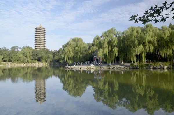 Uitzicht Weiming Lake Naamloze Meer Boya Pagoda Campus Van Universiteit — Stockfoto