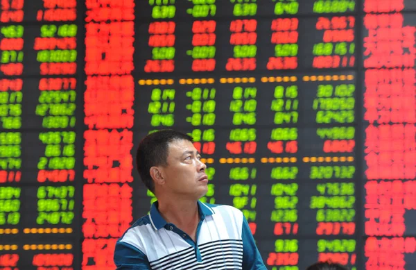 Investor China Melihat Harga Saham Merah Untuk Kenaikan Harga Dan — Stok Foto