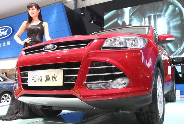 Fájl Modell Jelent Ford Kuga Során Egy Autószalon Zhengzhou Város — Stock Fotó