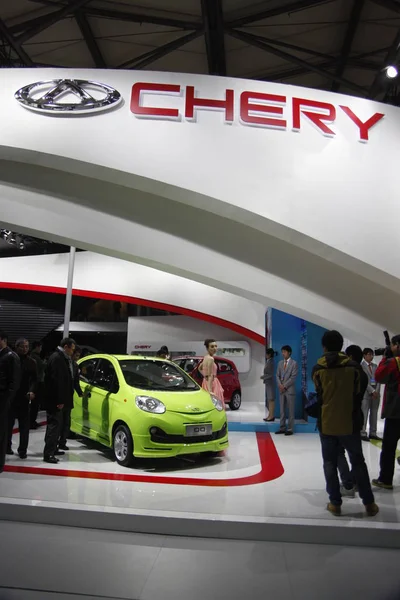 Visitantes Ver Carros Chery Durante 15Th Shanghai International Automobile Industry — Fotografia de Stock