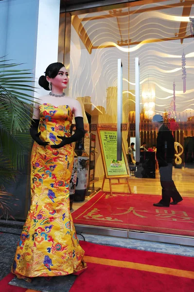 Резиновая Фигура Китайской Актрисы Фань Бинбин Выставлена Пределами Торгового Центра — стоковое фото