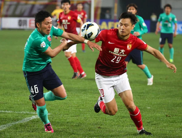 Gao Lin Chinas Guangzhou Evergrande Prawo Wyzwań Ryota Moriwaki Japans — Zdjęcie stockowe