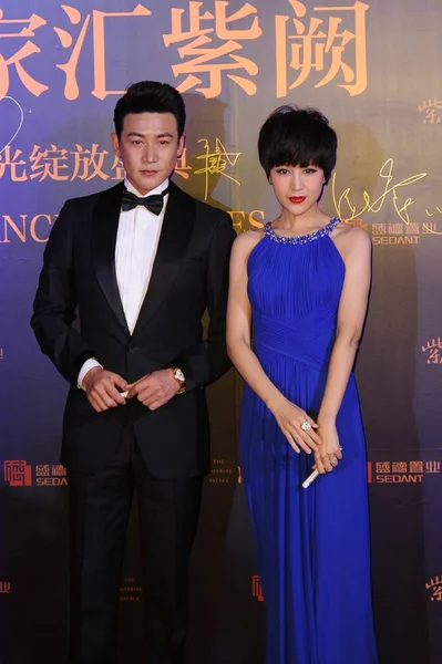 Chinese Actor Left His Actress Wife Bao Lei Pose Red — Stock Photo, Image