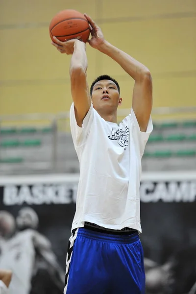 Giocatore Basket Cinese Jianlian Partecipa Una Sessione Allenamento Del 2013 — Foto Stock