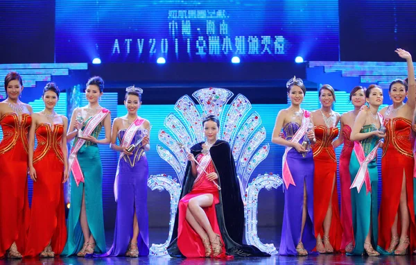 Gagnante Michelle Feng Xuebing Cinquième Gauche Première Finaliste Koey Wong — Photo