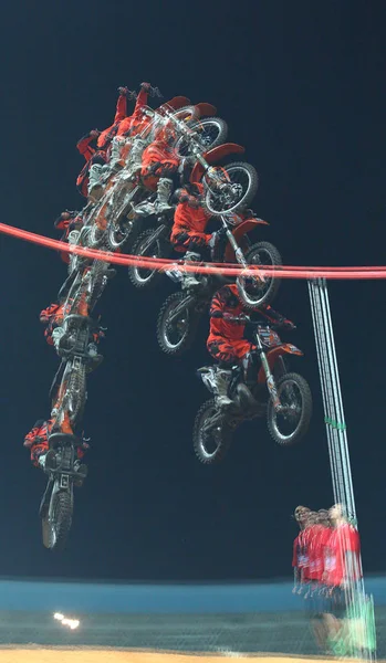 2014年11月2日 中国广东省南部深圳市跳车自由式 世界锦标赛之夜 一名摩托车司机参加了 Fim — 图库照片