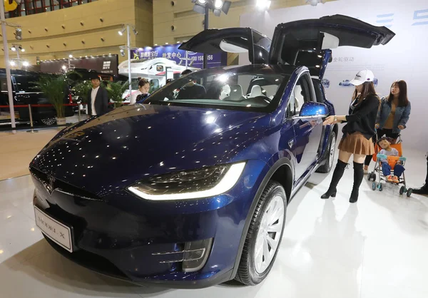 Tesla Model Van Kijelző Alatt Egy Autó Kiállítás Zhengzhou Város — Stock Fotó