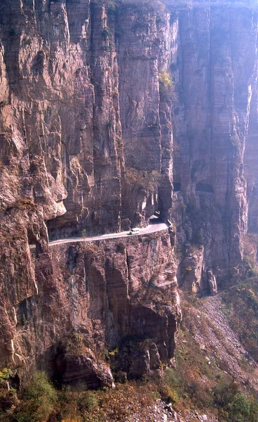 Uma Minivan Viaja Longo Túnel Guoliang Através Montanha Wanxian Nas — Fotografia de Stock