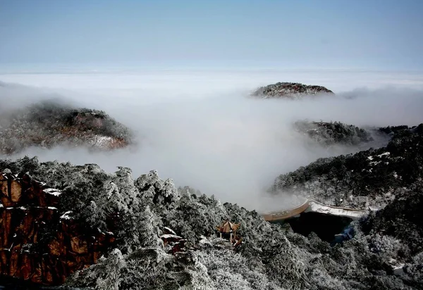 Landschap Van Zee Van Wolken Berg Huangshan Huangshan City East — Stockfoto