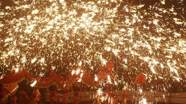Dancers Perform Fire Dragon Dance Shower Molten Iron Show Celebrate — Stock Photo, Image