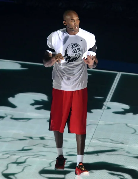 Gwiazda Nba Kobe Bryant Mówi Imprezie Koszykówki Przez Nike Spotkać — Zdjęcie stockowe