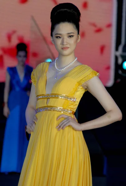 韓国の Hyein リーが 2013 日中国南広西チワン族自治区南寧市で 回のアジア スーパー モデル コンテスト 2013 — ストック写真