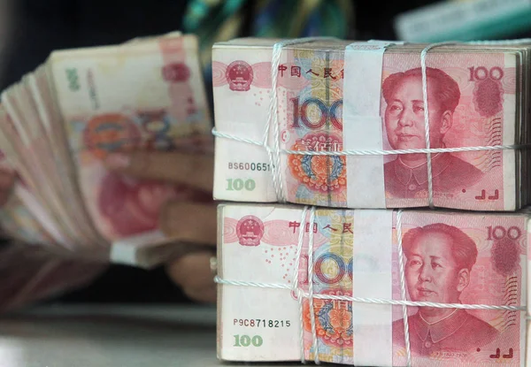 Empregado Chinês Conta Notas Yuan Rmb Renminbi Banco Cidade Linyi — Fotografia de Stock