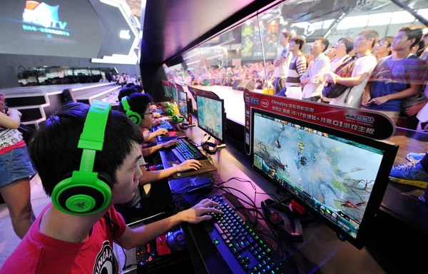 Chinese Electronic Game Fans Members Sports Team Newbee Who Won — Stock Photo, Image