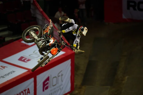 Piloto Realiza Compete Durante Noite Dos Jumps Campeonato Mundial Motocross — Fotografia de Stock
