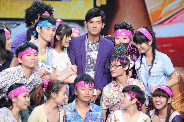 Cantante Attore Taiwanese Jay Chou Centro Posa Con Fan Evento — Foto Stock