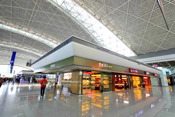 Passagiers Zijn Gezien Nieuwe Terminal Gebouw Van Chengdu Shuangliu Luchthaven — Stockfoto