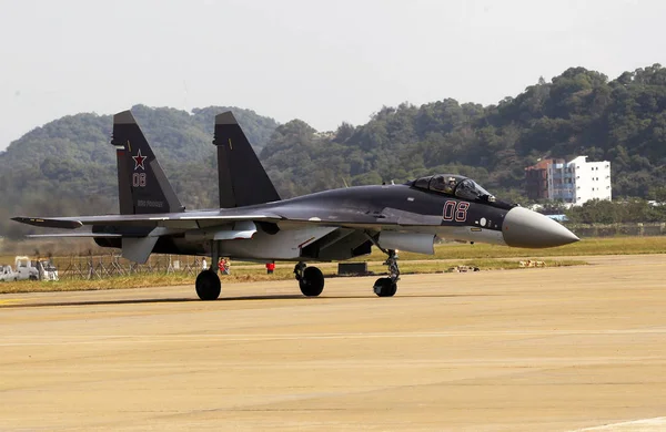 Russian Sukhoi Fighter Jet Taxis Parking Apron Zhuhai Jinwan Airport — 图库照片