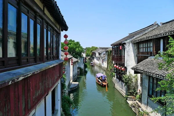 Les Touristes Prennent Bateau Sur Une Rivière Village Xidi Dans — Photo