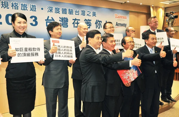 Liu Ming Hsiung Frente Izquierdo Presidente Amway Taiwan Posa Con — Foto de Stock