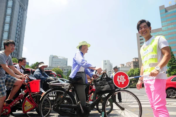 Tayvanlı Şarkıcı Aktör Richie Jen Sağ Hangzhou Kentinde Bir Yolda — Stok fotoğraf