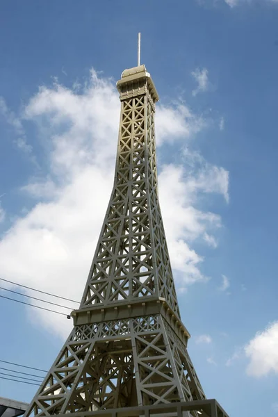 Modelo Escala Torre Eiffel Exhibe Frente Centro Comercial Plaza Shanghai — Foto de Stock